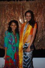 Nethra Raghuraman at Nisha Jamwal_s art event for artist Punaam Salecha in Kala Ghoda on 16th June 2011 (13).JPG
